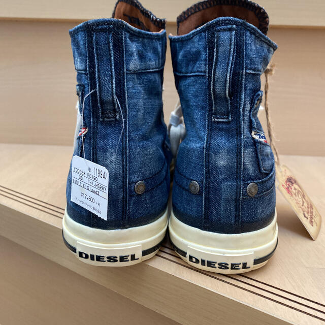 DIESEL(ディーゼル)のニッシー様☆未使用 28cm ディーゼル ハイカットスニーカー☆ メンズの靴/シューズ(スニーカー)の商品写真