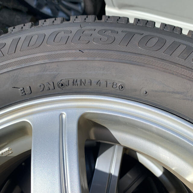 BRIDGESTONE(ブリヂストン)の【送料込】BSスタッドレス 195／65R15 アルミホイール4本セット 自動車/バイクの自動車(タイヤ・ホイールセット)の商品写真