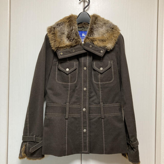 BURBERRY BLUE LABEL(バーバリーブルーレーベル)のバーバリーブルーレーベル　コート レディースのジャケット/アウター(ピーコート)の商品写真