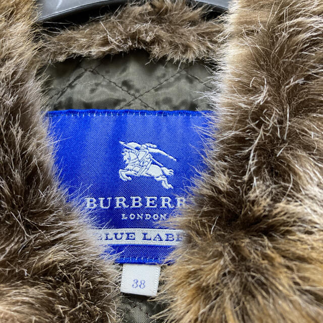 BURBERRY BLUE LABEL(バーバリーブルーレーベル)のバーバリーブルーレーベル　コート レディースのジャケット/アウター(ピーコート)の商品写真