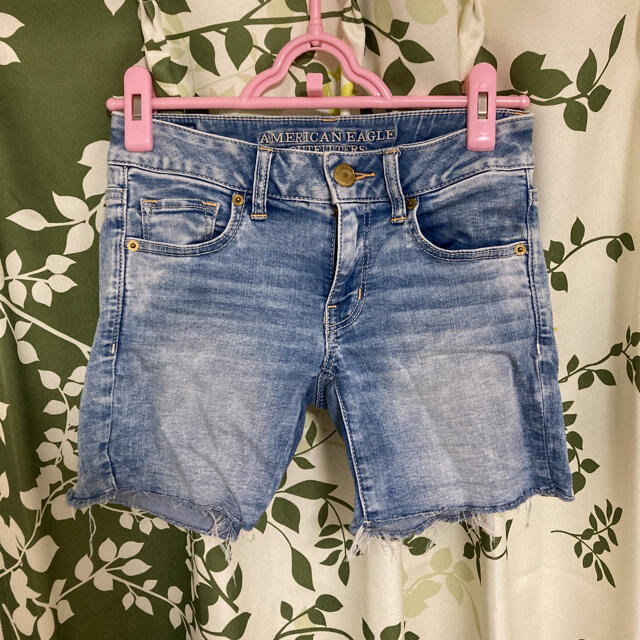 American Eagle(アメリカンイーグル)のデニムショートパンツ ショートパンツ　デニム　ショーパン　アメリカンイーグル レディースのパンツ(ショートパンツ)の商品写真