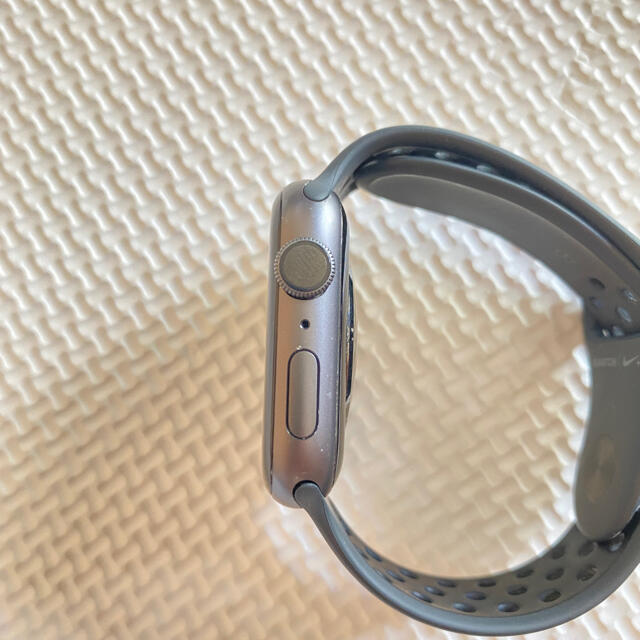 NIKE(ナイキ)のD-J9様専用　Apple Watch series4 NIKE + 44mm メンズの時計(腕時計(デジタル))の商品写真