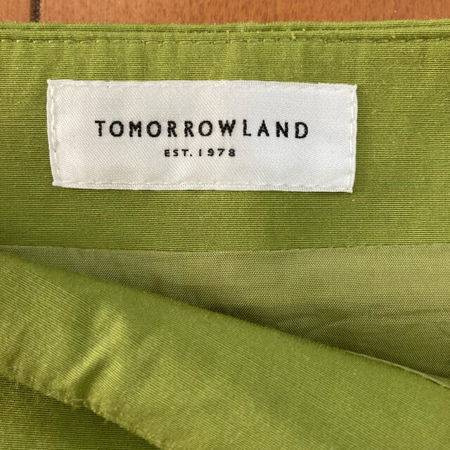 TOMORROWLAND(トゥモローランド)の【FRAS 様専用】　　TOMORROWLAND タックスカート　USED レディースのスカート(ひざ丈スカート)の商品写真