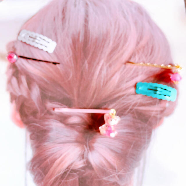 cuteくまちゃんレジン入りヘアピンセット ハンドメイドのアクセサリー(ヘアアクセサリー)の商品写真