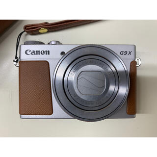 キヤノン(Canon)のPowerShot G9 X Mark II （シルバー）美品　ケース付き(コンパクトデジタルカメラ)