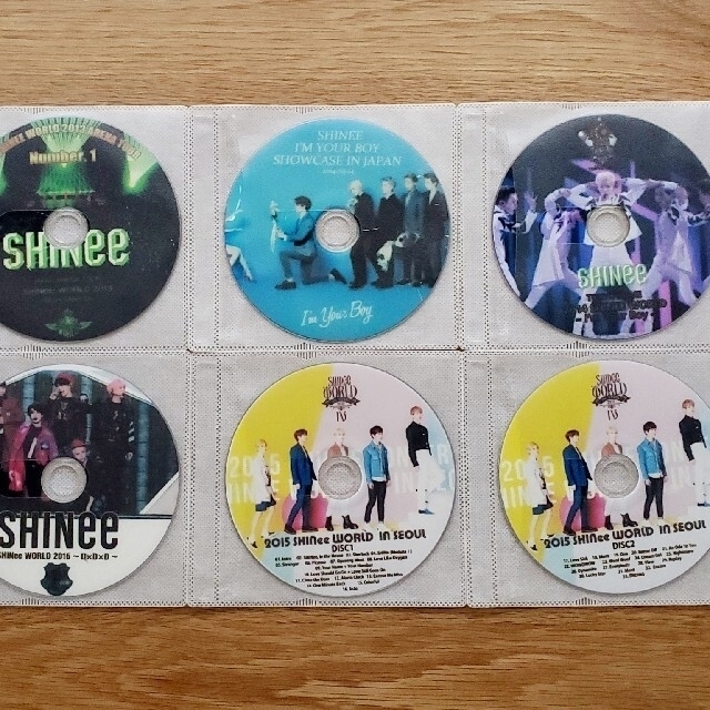 SHINee(シャイニー)の【tomo-p様 専用】SHINee DVD 50枚 set エンタメ/ホビーのタレントグッズ(アイドルグッズ)の商品写真