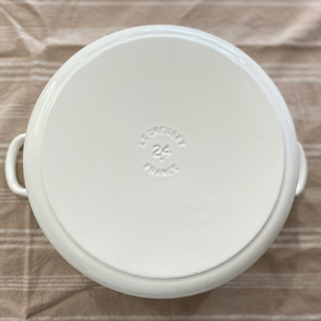 LE CREUSET(ルクルーゼ)のル・クルーゼ　ココット　24cm インテリア/住まい/日用品のキッチン/食器(鍋/フライパン)の商品写真