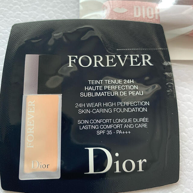 Dior(ディオール)の【限定ノベルティー　非売品】Dior 靴紐 エンタメ/ホビーのコレクション(ノベルティグッズ)の商品写真