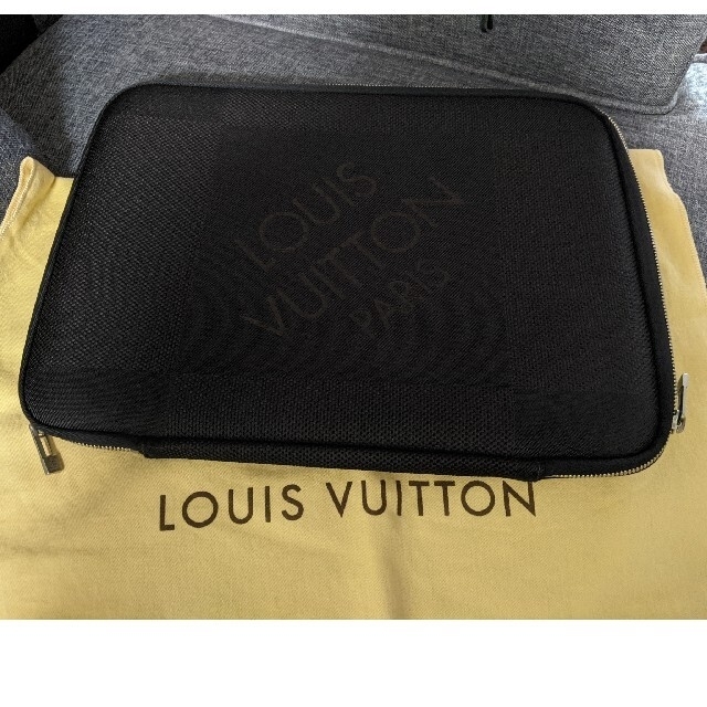 LOUIS VUITTON(ルイヴィトン)の値下げ　美品　ルイヴィトン　LOUISVUITTON　PCケース メンズのバッグ(ビジネスバッグ)の商品写真