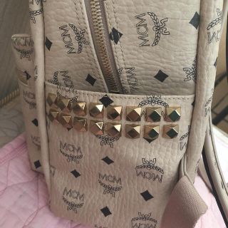 MCM - 最終値下げ MCM リュック small medium ベージュ 早い者勝ちの