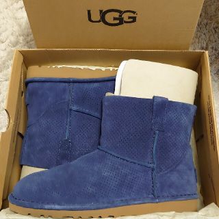 アグ(UGG)のUGGブーツ　W CLASSIC UNLINEED MINI PERF(ブーツ)