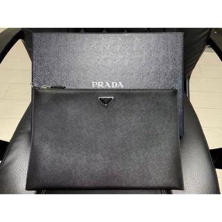 プラダ(PRADA)のプラダ クラッチバッグ  メンズ サフィアーノ ブラック (セカンドバッグ/クラッチバッグ)