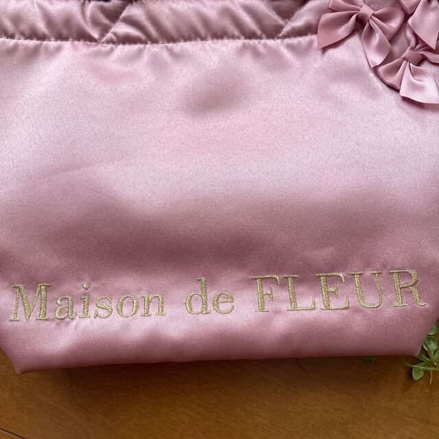 Maison de FLEUR(メゾンドフルール)の🎀メゾンドフルール　リボンフリルトート　S🎀 レディースのバッグ(トートバッグ)の商品写真