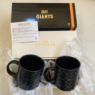 コーチ(COACH)の【限定品】coach × GIANTSコラボ　マグカップ2個セット(記念品/関連グッズ)