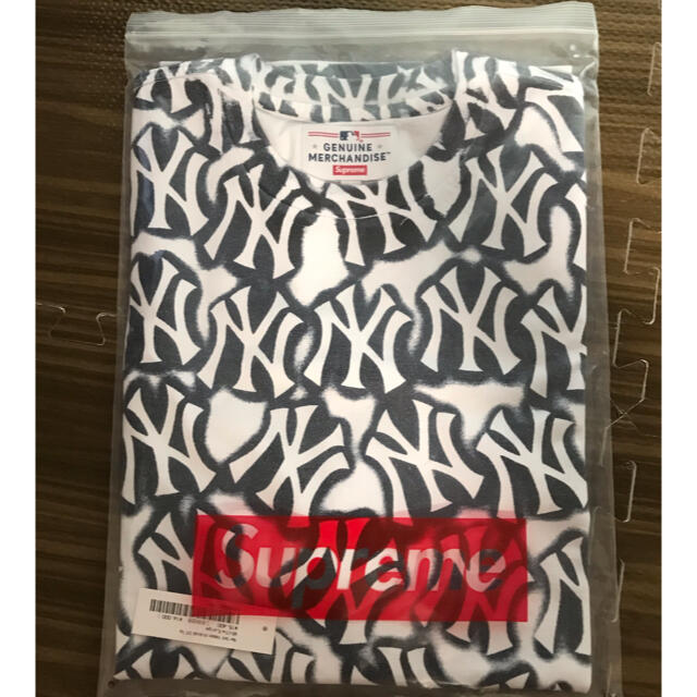 シュプリームsupreme YankeesコラボTシャツ　Lサイズ