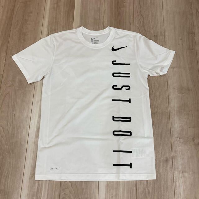 NIKE(ナイキ)のNIKE Tシャツ メンズのトップス(Tシャツ/カットソー(半袖/袖なし))の商品写真