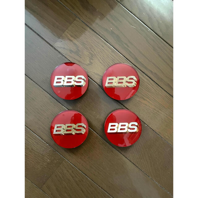 BBS　 赤　金文字　センターキャップ　70mm