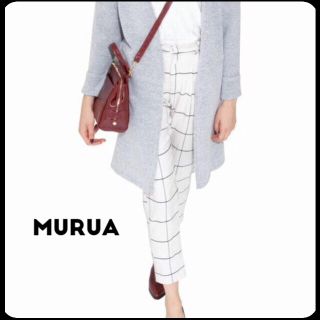 ムルーア(MURUA)の＊新品MURUA MODEテーパードパンツ ホワイト(カジュアルパンツ)