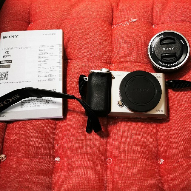 SONY α6000 パワーズームキット シルバー SONY α6000 パワーズームキット シルバー