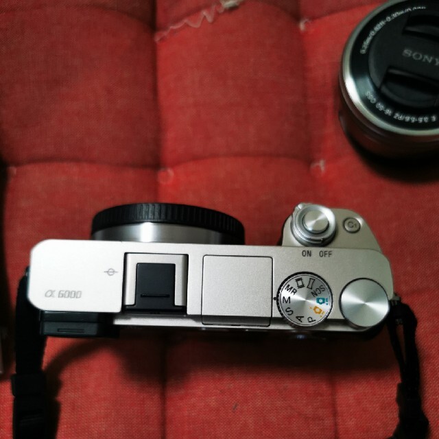 SONY α6000 パワーズームキット シルバー SONY α6000 パワーズームキット シルバー