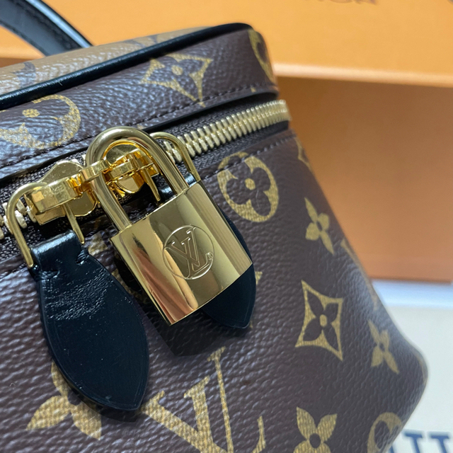 LOUIS VUITTON(ルイヴィトン)の【LOUIS VUITTON】ヴァニティ NV PM レディースのバッグ(ショルダーバッグ)の商品写真