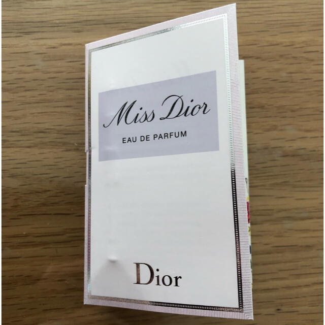 Christian Dior(クリスチャンディオール)のディオール　新作香水サンプル、ムエット、リーフレット コスメ/美容のキット/セット(サンプル/トライアルキット)の商品写真