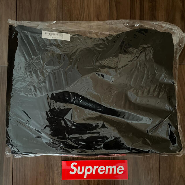 シュプリーム Supreme Logo Hooded Sweatshirt メンズのトップス(パーカー)の商品写真