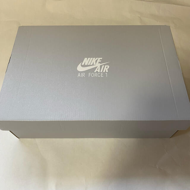 NIKE(ナイキ)の新品　NIKE ナイキ エア フォース 1 '07WHITE/WHITE メンズの靴/シューズ(スニーカー)の商品写真