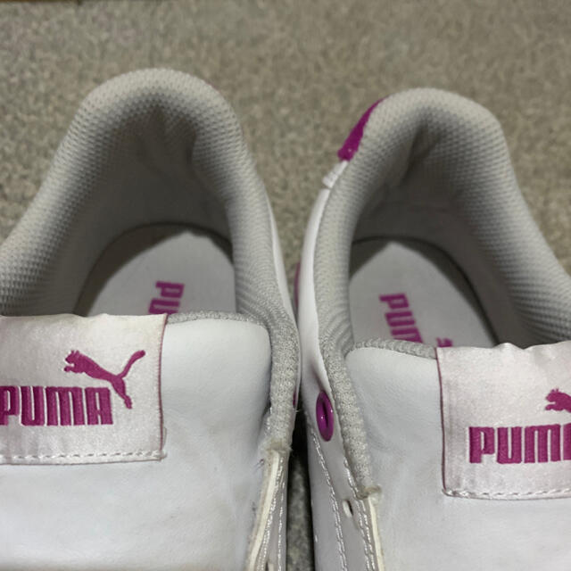 PUMA(プーマ)のPUMA白×紫スニーカー レディースの靴/シューズ(スニーカー)の商品写真