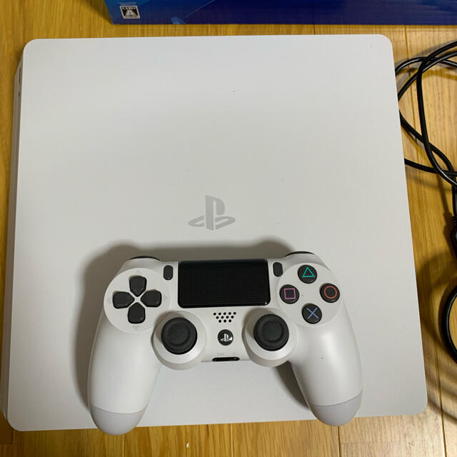 PlayStation4 本体および付属ケーブルとコントローラ1個