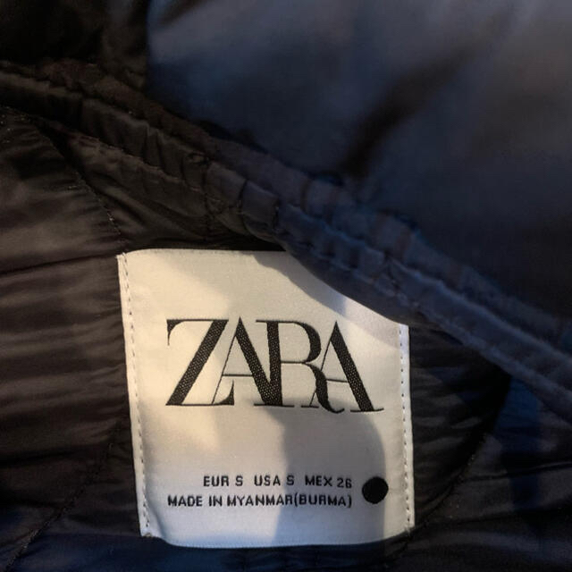 ZARA(ザラ)のZARA キルティング　パフジャケット レディースのジャケット/アウター(ブルゾン)の商品写真