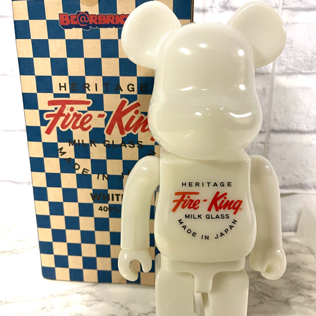 MEDICOM TOY(メディコムトイ)のBE@RBRICK Fire-King 400％ ホワイト エンタメ/ホビーのフィギュア(その他)の商品写真