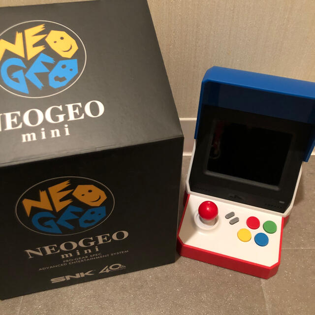 NEOGEO(ネオジオ)の【限定値下げ】NEOGEO mini ネオジオミニ ジョイスティック付き エンタメ/ホビーのゲームソフト/ゲーム機本体(家庭用ゲーム機本体)の商品写真