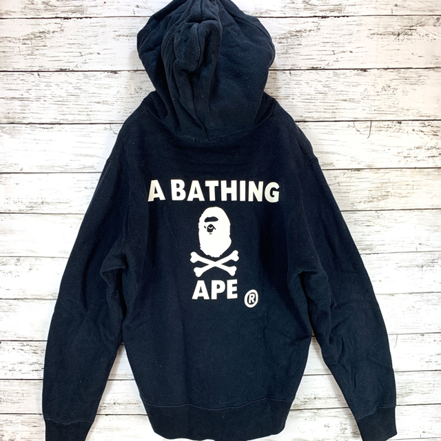 A BATHING APE(アベイシングエイプ)のアベイシングエイプ　バックプリント　パーカー メンズのトップス(パーカー)の商品写真