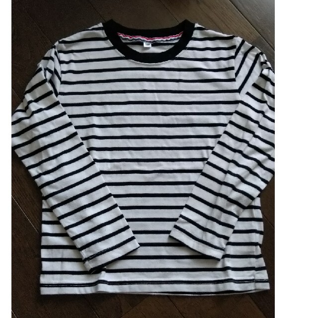 長そでTシャツ 130センチ キッズ/ベビー/マタニティのキッズ服男の子用(90cm~)(Tシャツ/カットソー)の商品写真