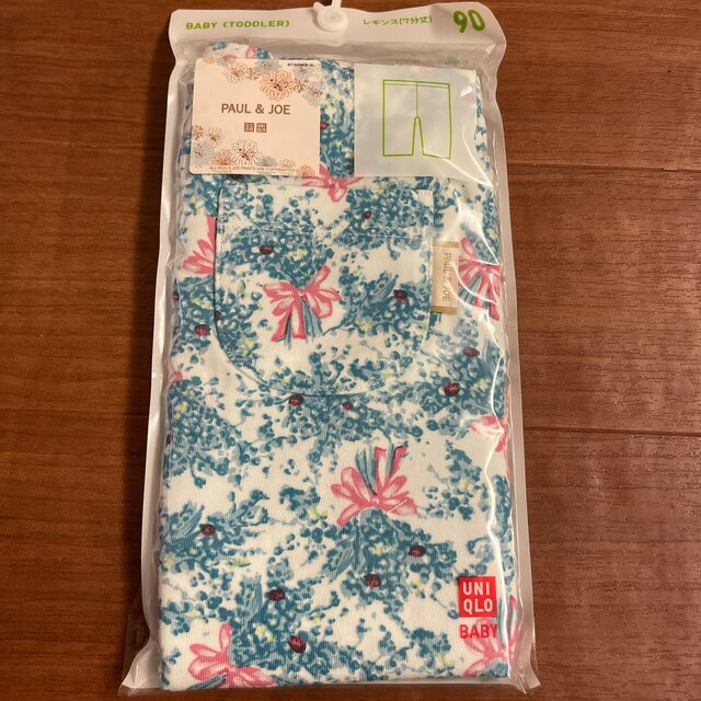 UNIQLO(ユニクロ)の専用　エニィファム香水Tシャツ120　ポールレギンス120 90 各1点　計3点 キッズ/ベビー/マタニティのキッズ服女の子用(90cm~)(パンツ/スパッツ)の商品写真