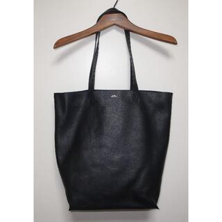 アーペーセー(A.P.C)のAPC maiko tote bag レザー トートバッグ black (トートバッグ)