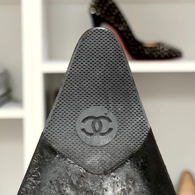 CHANEL(シャネル)の2836 シャネル レザー ショートブーツ ブラック レディースの靴/シューズ(ブーツ)の商品写真