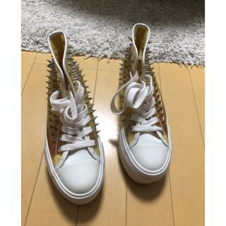 ユニフ(UNIF)のUNIFのハイカットスニーカーです。(スニーカー)