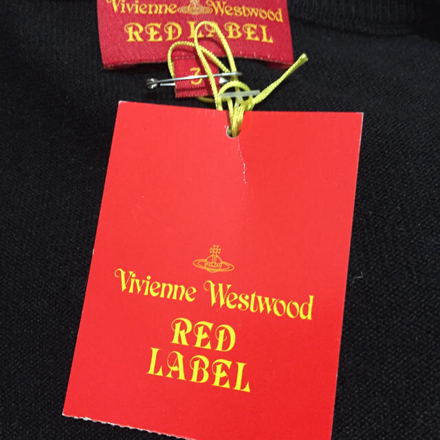 Vivienne Westwood(ヴィヴィアンウエストウッド)のタグ付き Vivienne シルクカーディガン レディースのトップス(カーディガン)の商品写真