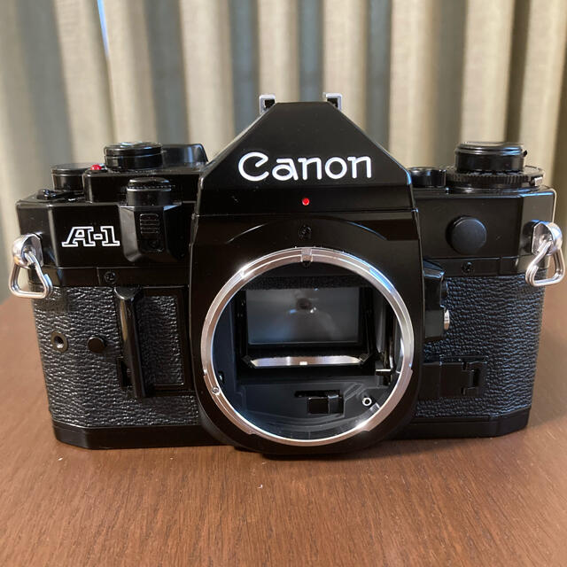 Canon(キヤノン)のCanon A-1 レンズ、レンズフィルター付【一部動作確認済】 スマホ/家電/カメラのカメラ(フィルムカメラ)の商品写真