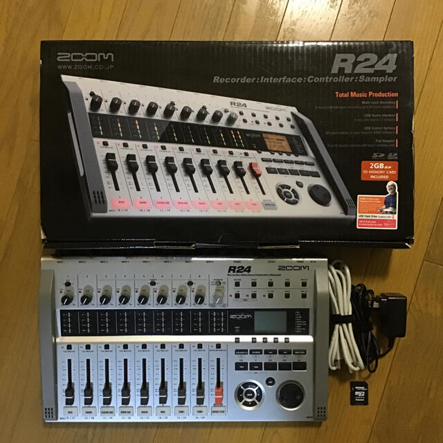 ZOOM  R24  ズームマルチトラックレコーダー