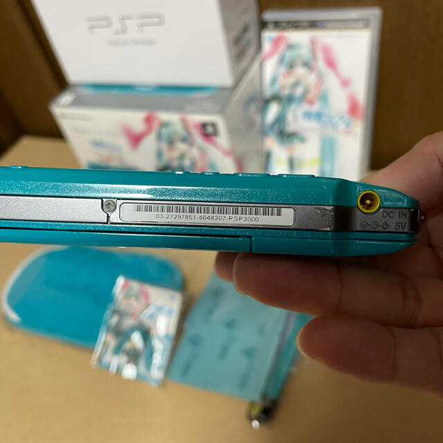 SONY(ソニー)のSEGA PSP 初音ミク PJ DIVA-2ND いっぱいパック エンタメ/ホビーのゲームソフト/ゲーム機本体(携帯用ゲーム機本体)の商品写真