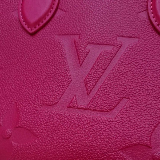 LOUIS VUITTON(ルイヴィトン)の新品 未使用 完売品】ルイヴィトン アンプラント オンザゴー PM フリージア レディースのバッグ(ショルダーバッグ)の商品写真