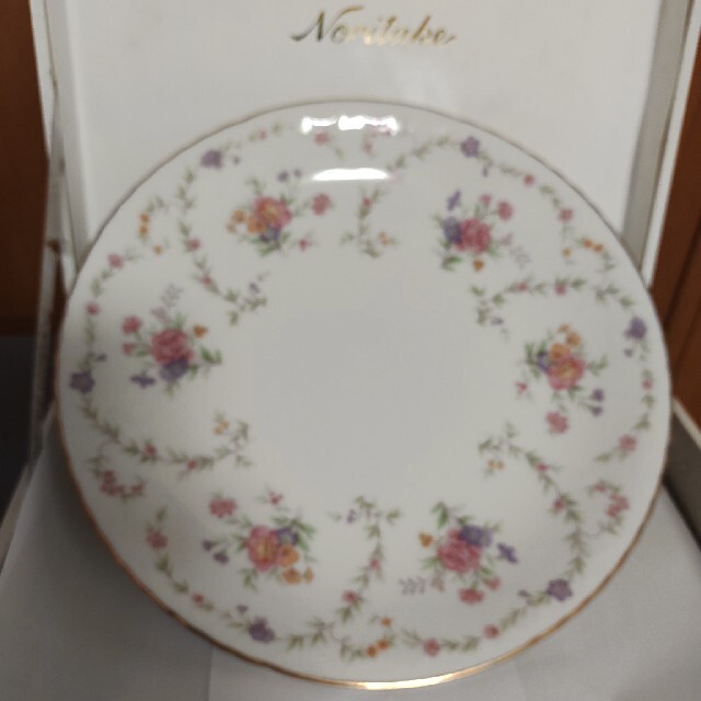 Noritake(ノリタケ)のノリタケ　ケーキ皿セット インテリア/住まい/日用品のキッチン/食器(食器)の商品写真