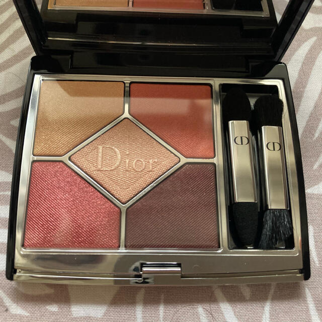 Dior(ディオール)のDiorアイシャドウ　限定ピンクグロウ コスメ/美容のベースメイク/化粧品(アイシャドウ)の商品写真