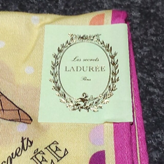 LADUREE(ラデュレ)の【ジンタン様専用】LADUREE ハンカチ2枚 レディースのファッション小物(ハンカチ)の商品写真