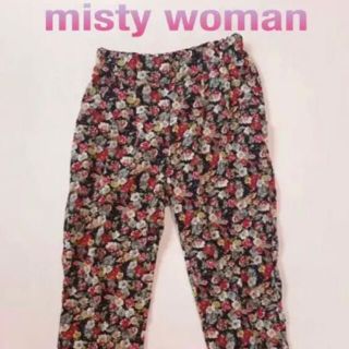 ミスティウーマン(mysty woman)の花柄 クロップドパンツ　mysty woman(クロップドパンツ)