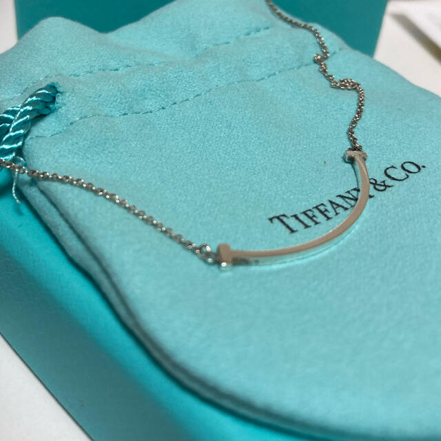 Tiffany & Co.(ティファニー)の中古品　tiffany シルバー　スマイルネックレス レディースのアクセサリー(ネックレス)の商品写真
