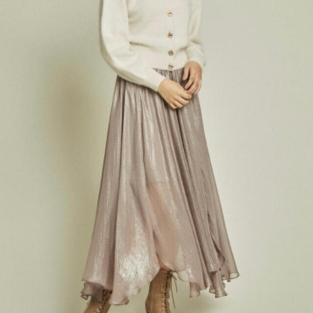 Lily Brown(リリーブラウン)のLily Brown 光沢シアースカート タグなしのほぼ新品 レディースのスカート(ロングスカート)の商品写真